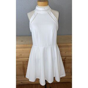 B Smart Dress Junior’s Size 13 White Sleeveless‎ Lined Party New
